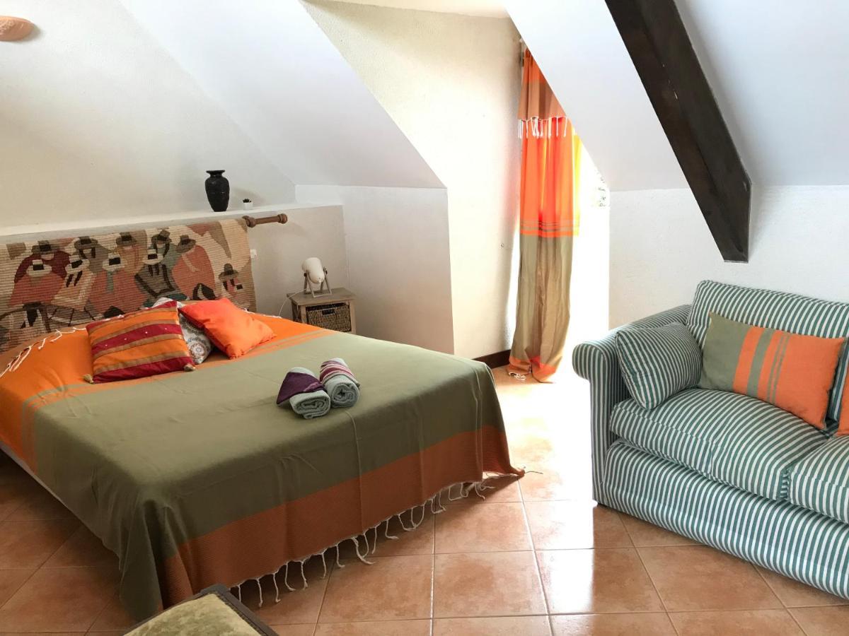 Domaine Du Lesty Bed & Breakfast Ambon Ngoại thất bức ảnh